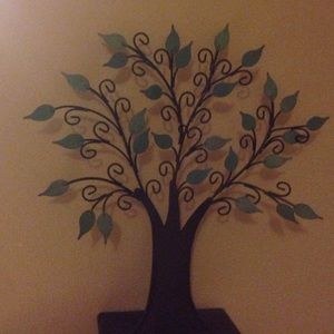 A decoration for your room or holder for notes etc