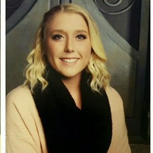 Meet your Posher, Carlee