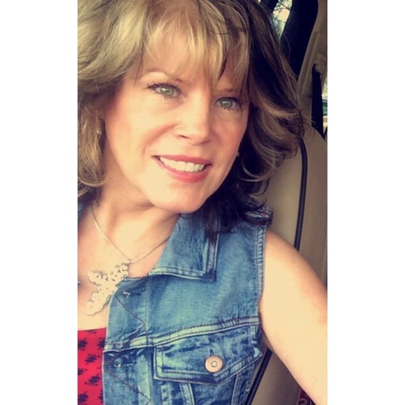 Meet your Posher, Julie