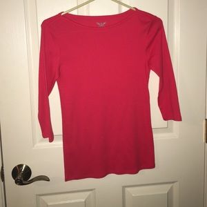 red 3/4 length sleeve tee