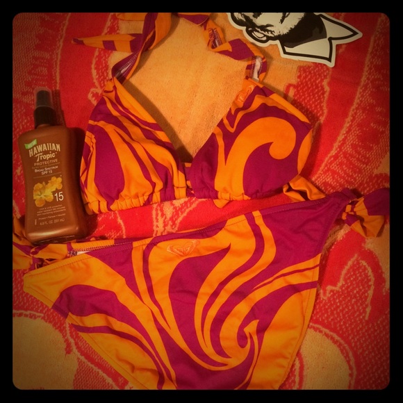 Two piece bathing suit/ bikini