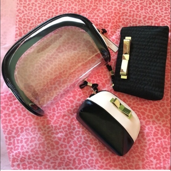 🎀BNWT- Victoria's Secret set of 3 makeup bag🎀