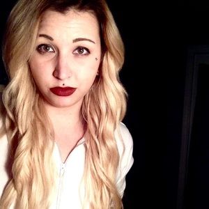 Meet your Posher, Alexus