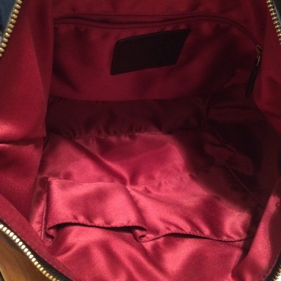 Interior pics of the Coach Handbag