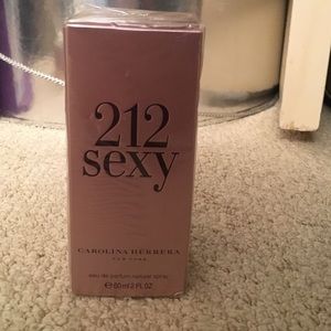 Brand new Carolina herrera 212 sexy Eau de parfum
