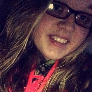 Meet your Posher, Kayla