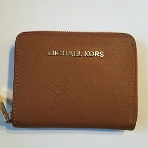 NEW Michael Kors Jet set wallet