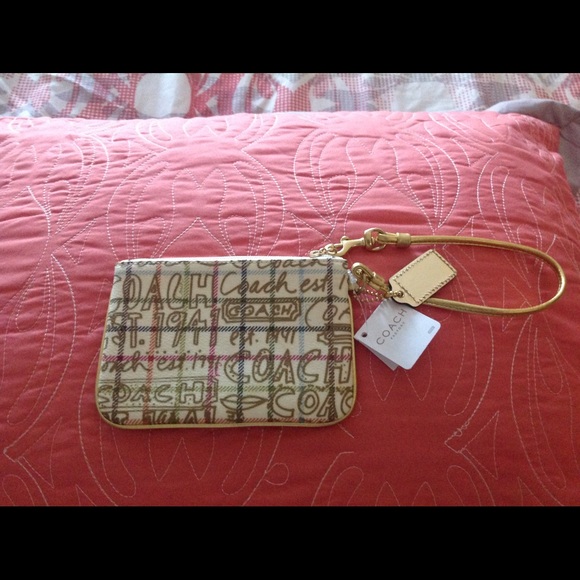 Cute coach wristlet - Picture 2 of 4