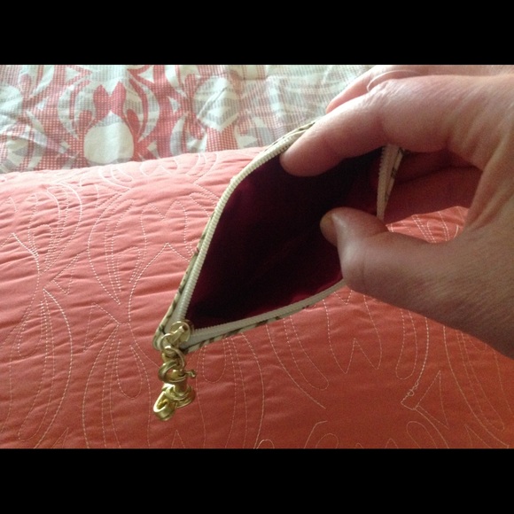 Cute coach wristlet - Picture 3 of 4