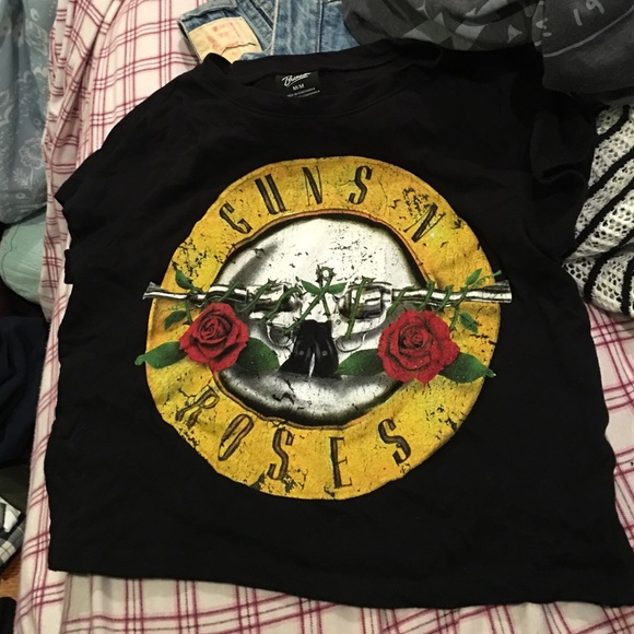 Guns and roses cropped tee