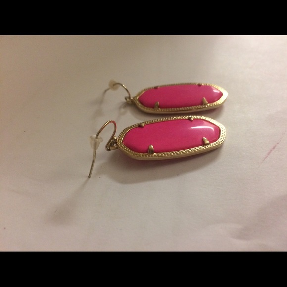 *SOLD*Rare Neon Pink Kendra Scott Elle Earrings - Picture 2 of 2