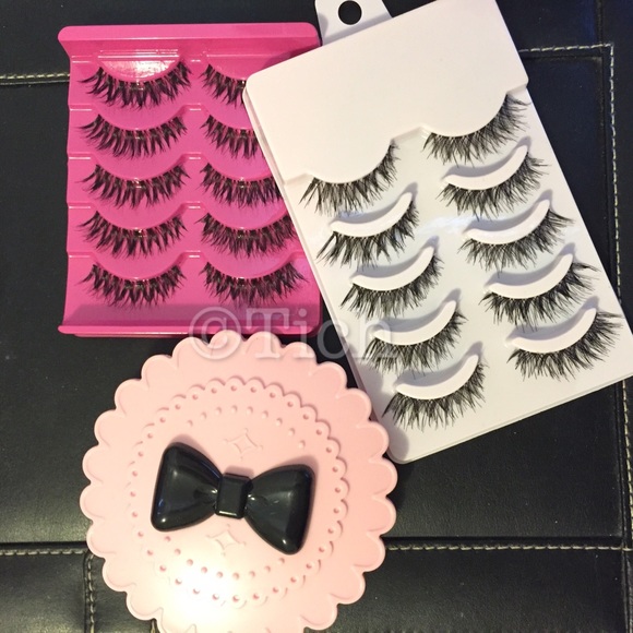 2 Pack Demi Style Lashes + Case