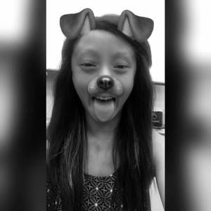 Meet your Posher, Chloe