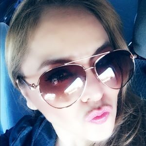 Meet your Posher, Maribel