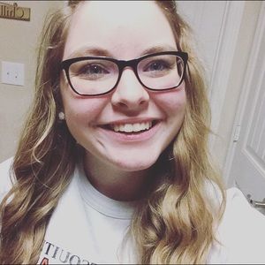 Meet your Posher, Lauren