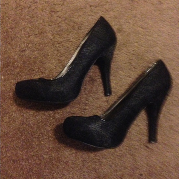 Brand new! Black Heels