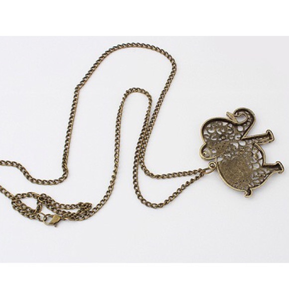 Vintage Elephant Lucky Pendant Necklace - Picture 3 of 4