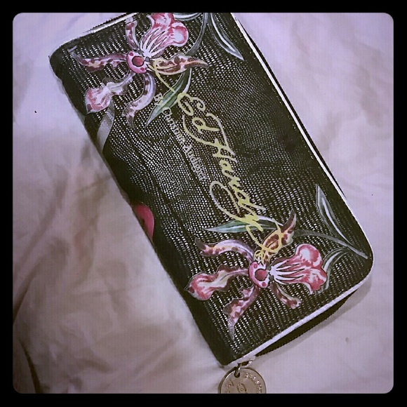 Ed Hardy wallet.
