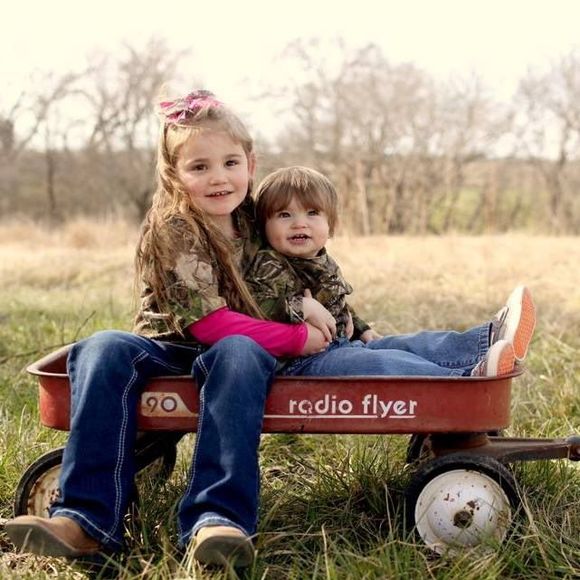 Meet your Posher, Nicole - Picture 1 of 1