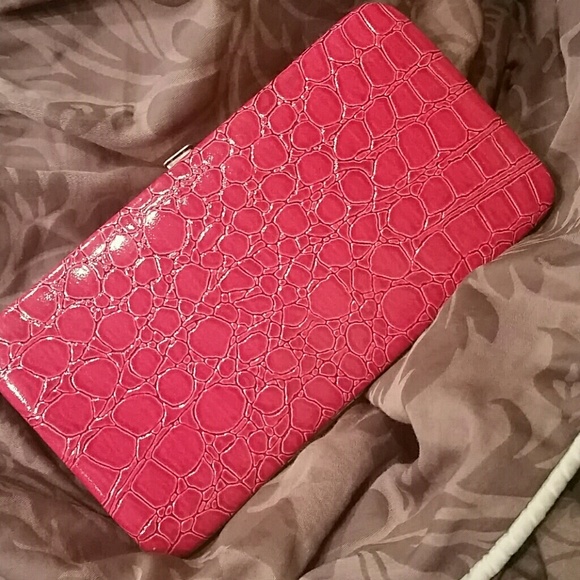 Simple pink wallet