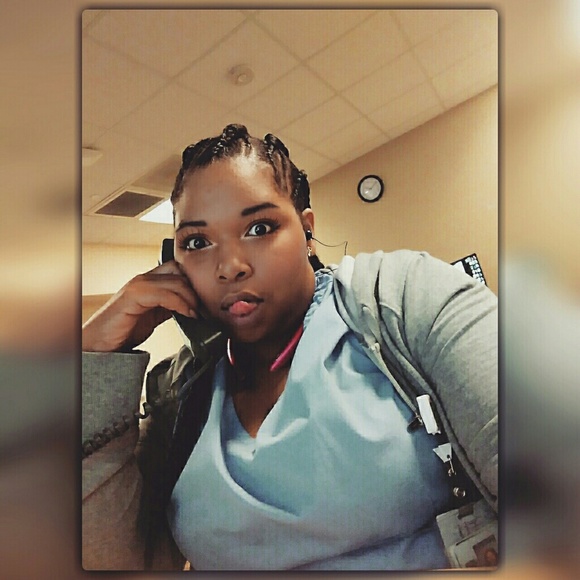 Meet your Posher, Ceedi - Picture 1 of 1