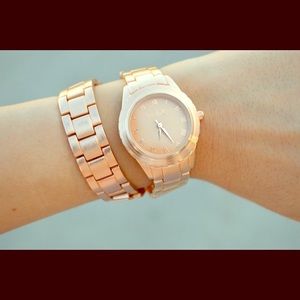 🌹Rose Gold Midas watch by Feral🌹