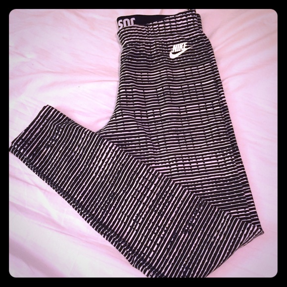 NWOT NIKE full length cotton leggings