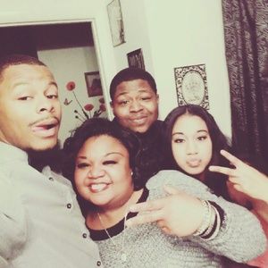 Meet your Posher, Crystal