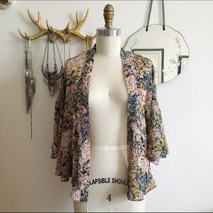 ❌SOLD❌ Staring at Stars Floral Batwing Open Jacket