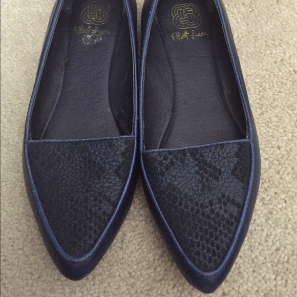 Blue snake print Elliott Luca flats, EUC.