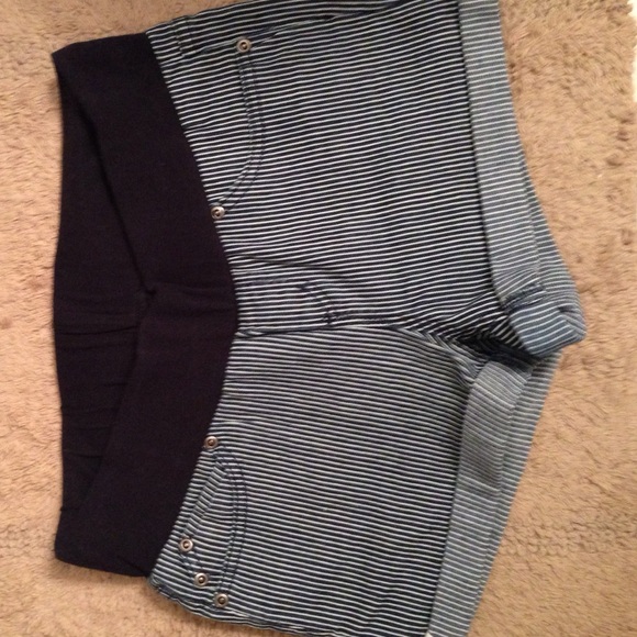 Maternity shorts