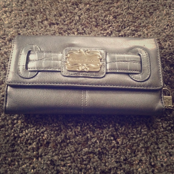 Pretty silver wallet