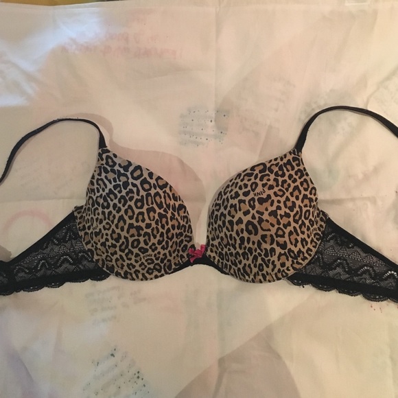 Push up PINK Victoria's Secret bra