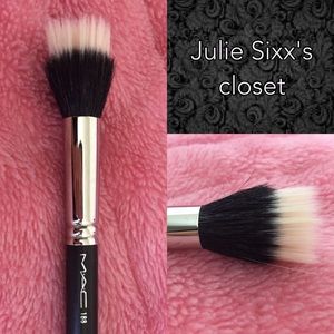 MAC 188 duo fibre brush