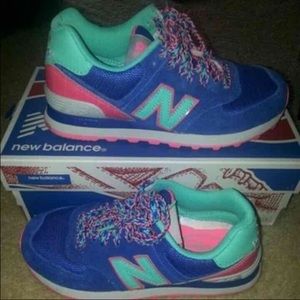 Women's New Balance sneakers