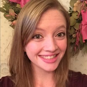 Meet your Posher, Caitlin