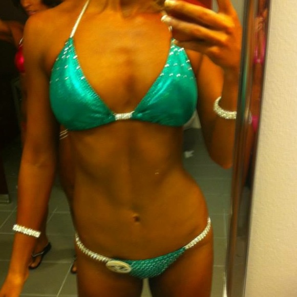 Competition bikini (small) 💚