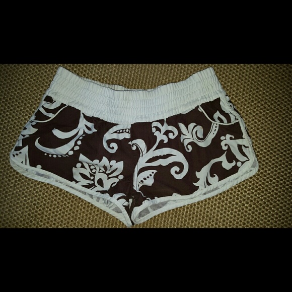 Sale! $8. Roxy floral print girl's board shorts