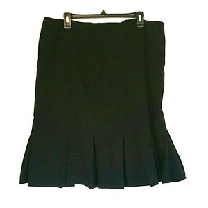 Black Pleated flare skirt