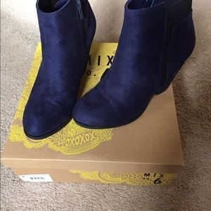 Navy suede ankle boot