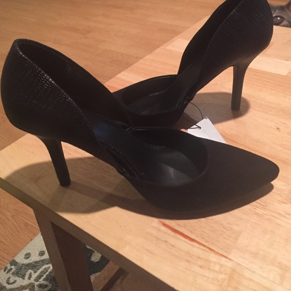 Black pumps - suede and snake feel