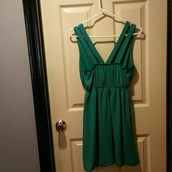 Dress - Picture 3 of 4