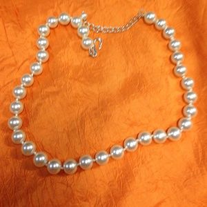 Pearl choker