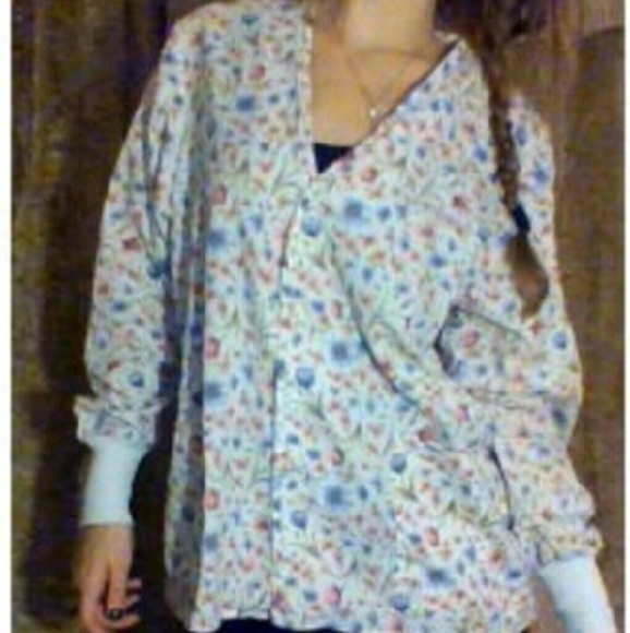 Sold on mercari, White flower scrub jacket