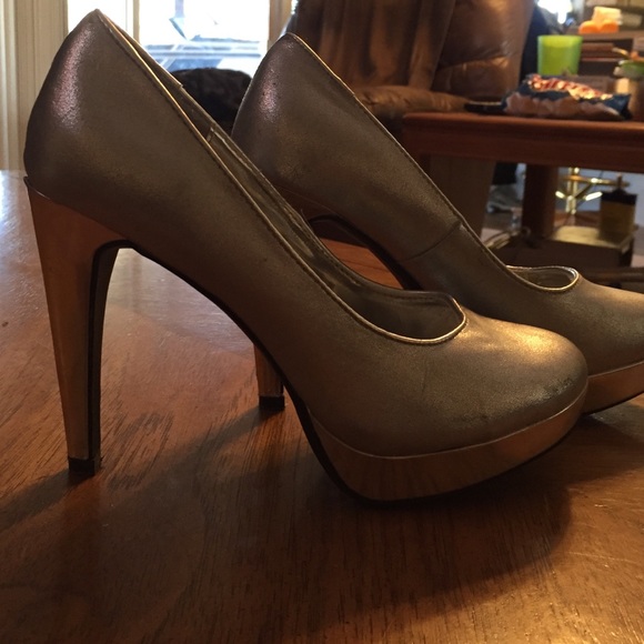 High heels - Picture 2 of 4