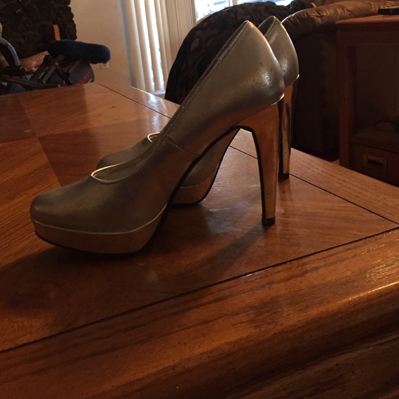 High heels - Picture 4 of 4