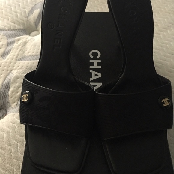 SOLD! Beautiful Black Chanel shoes