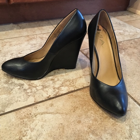Mia black heels
