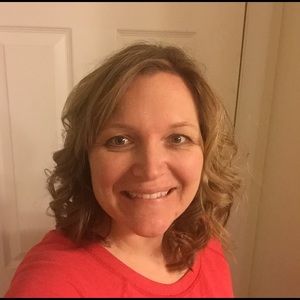 Meet your Posher, Holley