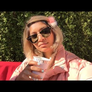 Meet your Posher, Hasina